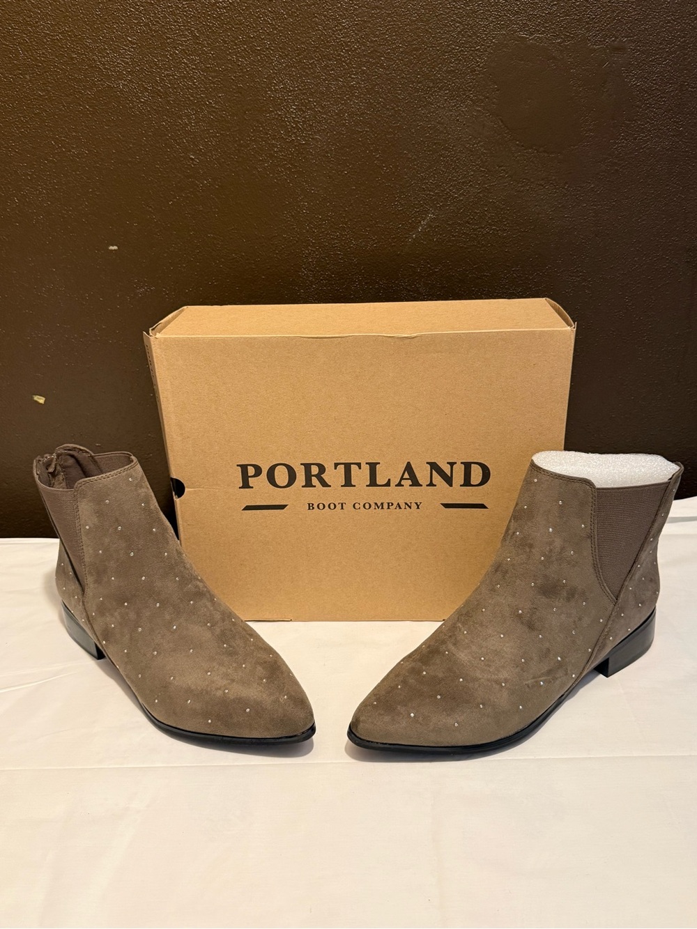 Women Olive Suede Chelsea Boots NWT Never Worn